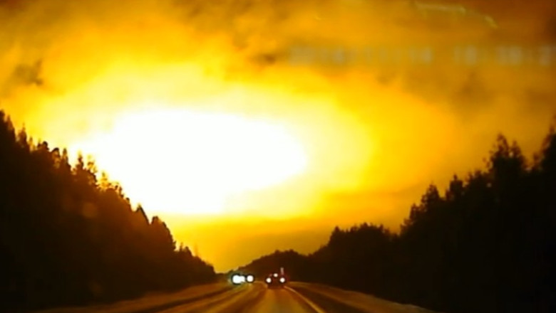 VIDEO. Fenomen neobisnuit in vestul Rusiei. Cerul s-a aprins in plina noapte Imagine