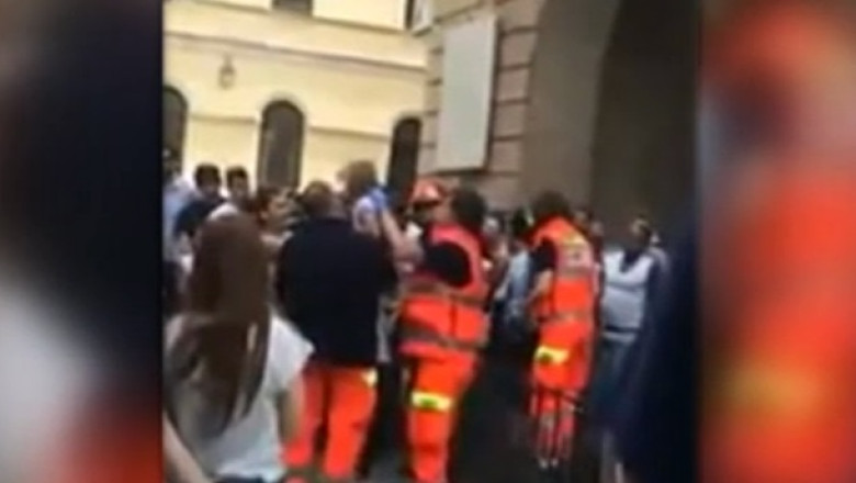 VIDEO. Fetita romanca, salvata de pompierii italieni Imagine