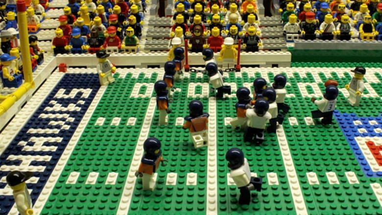 VIDEO Finala Super Bowl se joaca si in LEGO. Seattle Seahawks inving Denver Broncos caramida cu caramida Imagine