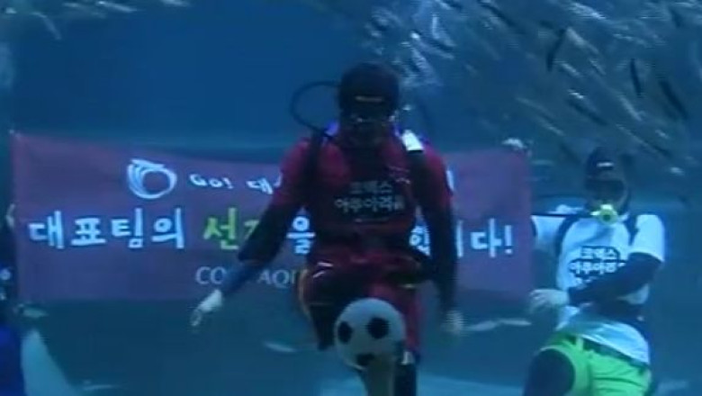 VIDEO. Fotbal sub apa, in Coreea de Sud Imagine