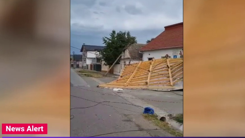VIDEO. Furtuna a facut ravagii in Alba. Vantul puternic a smuls doua acoperisuri Imagine