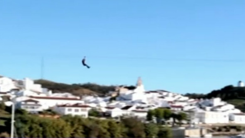 VIDEO. Granita dintre Spania si Portugalia se poate trece si cu tiroliana, in 60 de secunde Imagine