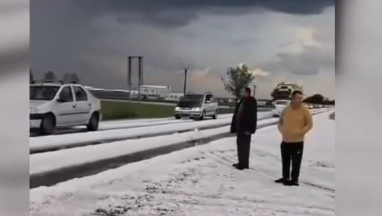 VIDEO Grindina face ravagii in tara. A plouat cu gheata in mai multe judete Imagine