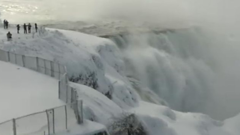 VIDEO. Iarna extrem de severa, in estul SUA. Cascada Niagara, inghetata aproape in totalitate Imagine