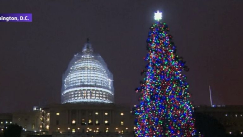 VIDEO. In fata Congresului SUA au fost aprinse luminile bradului de Craciun Imagine