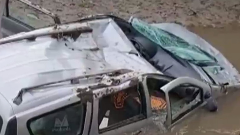 VIDEO. Interventie a elicopterului SMURD dupa ce o masina a cazut intr-un canal de colectare a apei Imagine