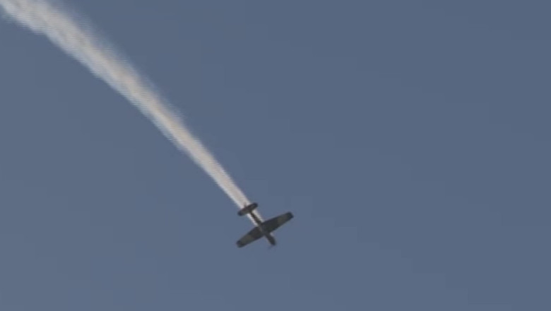 VIDEO. Iurgis Kayris, pilotul care a supravietuit dupa ce avionul sau s-a prabusit in mare, face acrobatii la Bucuresti Imagine