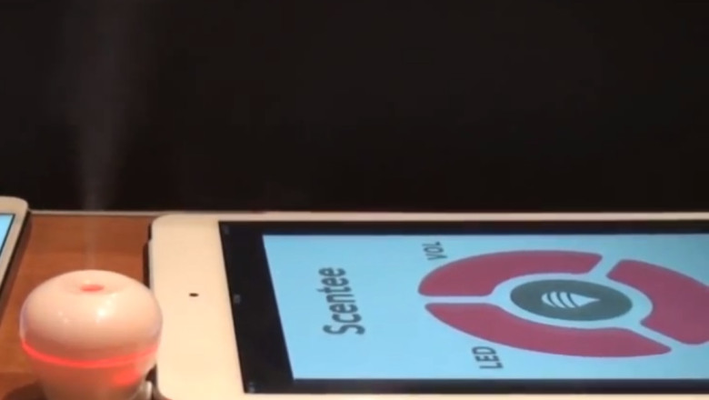 VIDEO. Like cu aroma de capsuni. Gadgetul care emana mirosuri cand primiti notificari pe Facebook Imagine