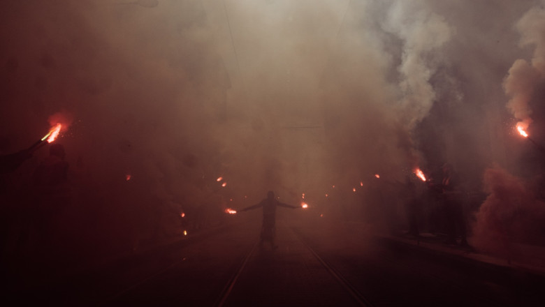 VIDEO Lupte de strada la Lyon si Paris. Aproape 300 de proteste au fost programate in Franta fata de schimbarile la legea pensiilor Imagine