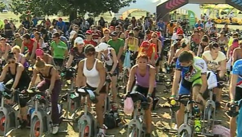 VIDEO. Maraton pe biciclete medicinale, in Bucuresti Imagine