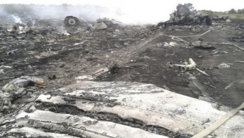 VIDEO. Marturii despre tragedia din Ucraina: „Totul era carbonizat. Am vazut bucati contorsionate de metal, bagaje erau imprastiate peste tot” Imagine