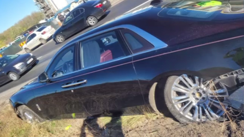 VIDEO. Masina de lux a lui Gigi Becali, avariata in urma unui accident. Patronul FCSB se afla pe locul din dreapta Imagine