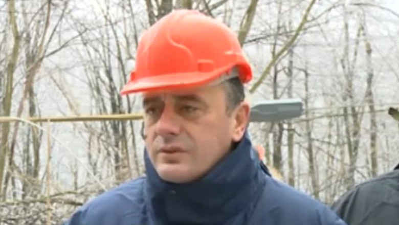 VIDEO. Ministru sarb lovit in cap de o bucata de gheata Imagine