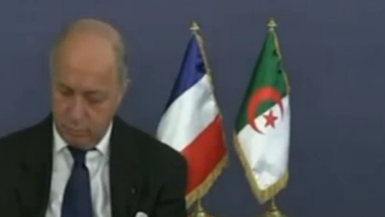 VIDEO. Ministrul francez de Externe a adormit la o intalnire oficiala Imagine