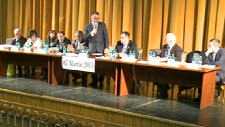 VIDEO. Ministrul si profesorii, intalnire ca pe vremuri. Dupa fiecare discurs au urmat ropote de aplauze Imagine