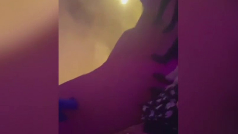 VIDEO. Momentul in care podeaua unui restaurant din Italia se prabuseste cu tot cu invitati Imagine