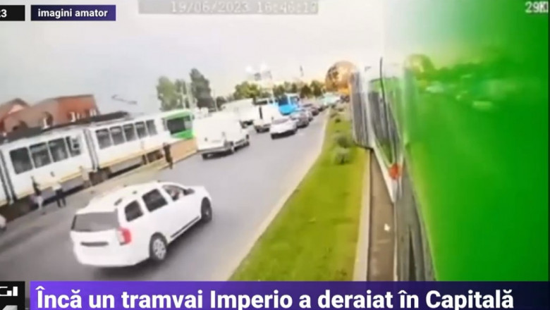 VIDEO Momentul in care tramvaiul Imperio sare de pe sine si loveste un altul, in Bucuresti Imagine