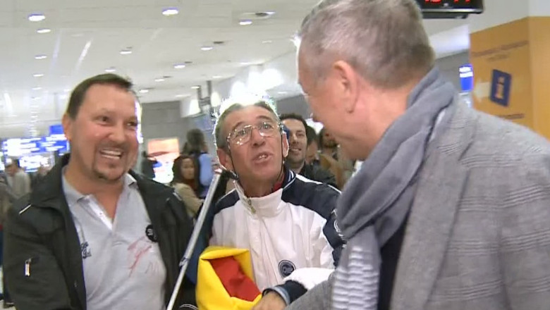 VIDEO. Nationala Romaniei a ajuns in Grecia, unde a fost asteptata de suporteri Imagine