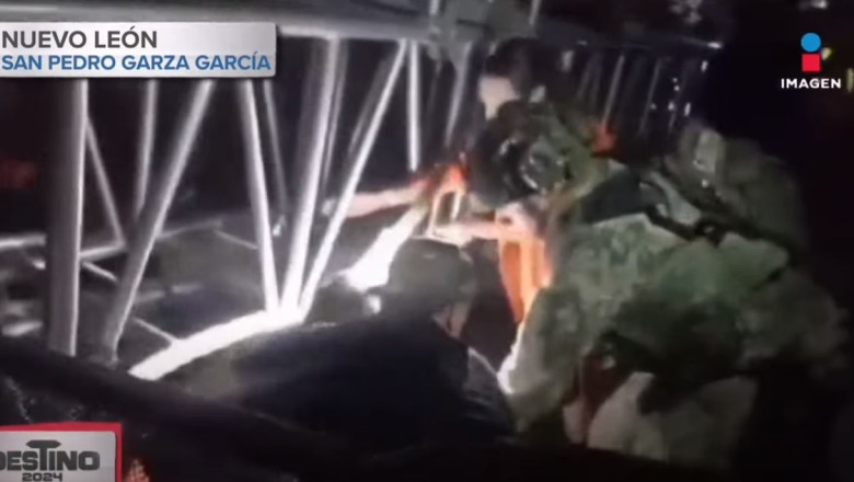VIDEO Noua oameni au murit si 50 au fost raniti, dupa ce o scena s-a prabusit la un miting electoral din Mexic Imagine