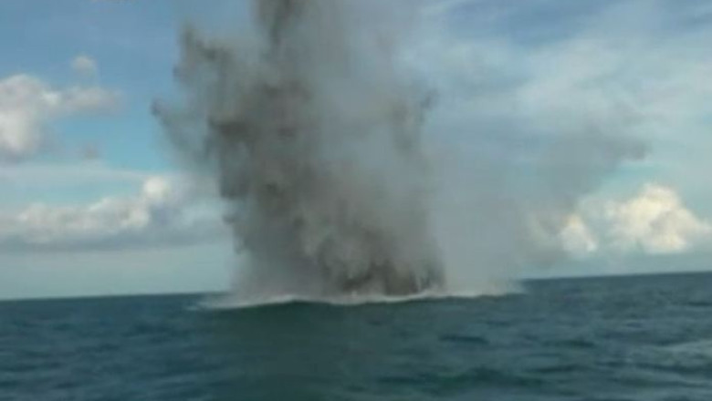 VIDEO. O bomba din al doilea razboi mondial a fost detonata sub apa Imagine