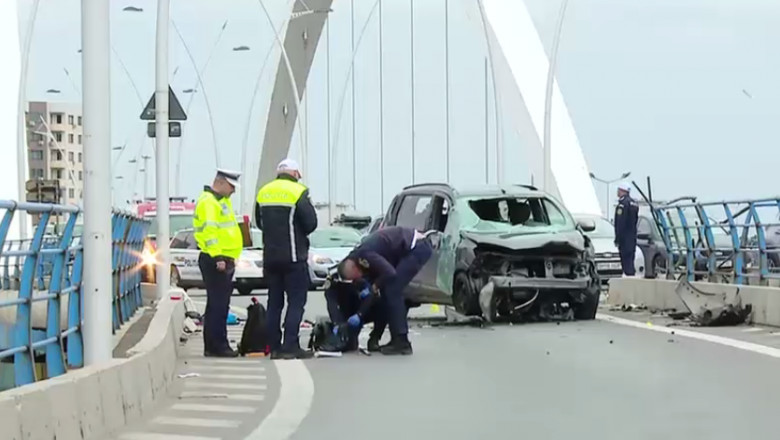 VIDEO. O masina in care se aflau 7 femei s-a rasturnat pe Podul Basarab din Bucuresti Imagine
