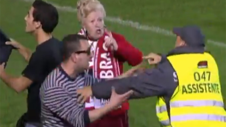 VIDEO. O suportera de varsta a treia a intrat pe teren dupa un meci din Portugalia Imagine