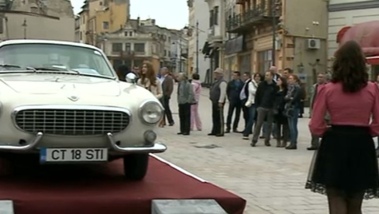 VIDEO. Parada cu automobile de epoca la Constanta. Masinile au defilat in zona veche a Tomisului Imagine