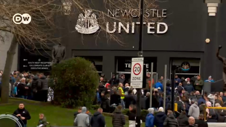 VIDEO Patronii sauditi ai clubului de fotbal Newcastle United ii nemultumesc pe unii fani, care ii banuiesc de ambitii ascunse Imagine