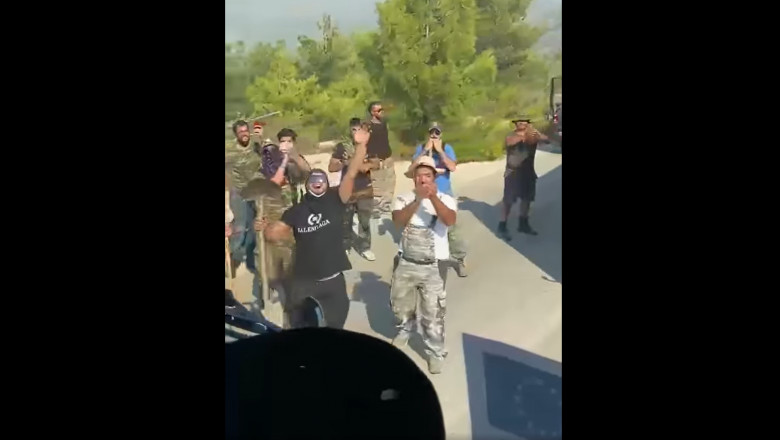 VIDEO. „Piele de gaina cand vedem aceste imagini!”. Cum au fost intampinati pompierii romani care lupta cu incendiile din Grecia Imagine