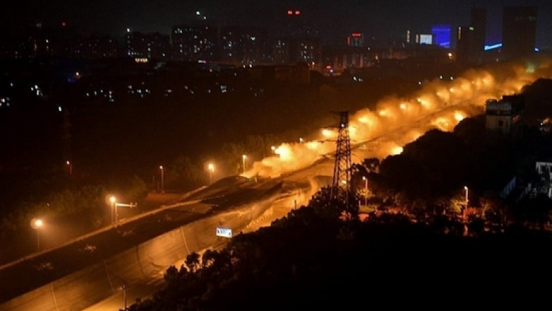 VIDEO. Pirotehnistii din China au demolat un pod de 3,5 kilometri lungime Imagine