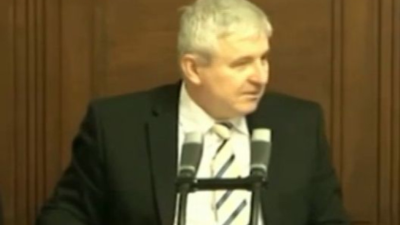 VIDEO. Premierul Cehiei, surprins in timp ii spunea unui ministru ca nu vrea sa mearga la funeraliile lui Nelson Mandela Imagine