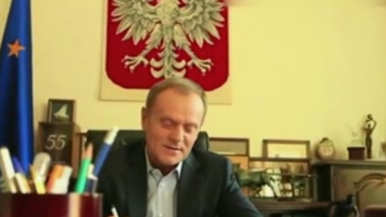 VIDEO. Premierul Poloniei cantand „Hey Jude” Imagine