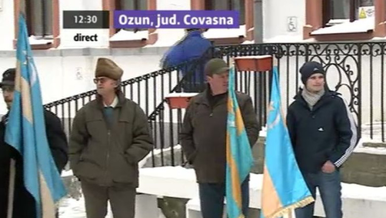 VIDEO. Preotii din judetul Covasna protesteaza fata de interzicerea arborarii steagului secuiesc Imagine