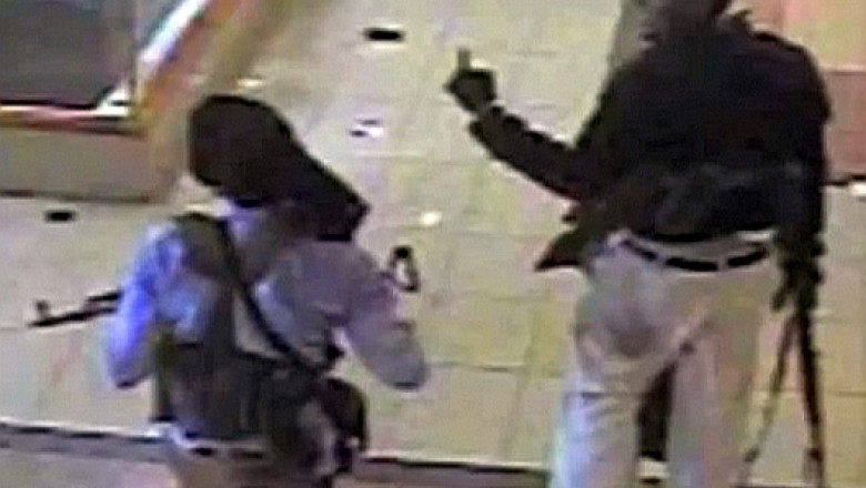 VIDEO Primele imagini cu cei patru teroristi din Kenya. Initial, autoritatile anuntau ca ar fi vorba de 15 atacatori. 39 de persoane sunt inca date disparute Imagine