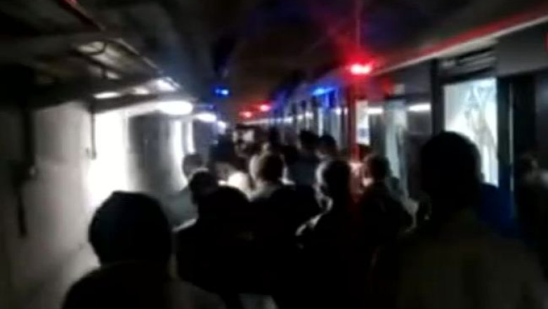 VIDEO. Primul incident la tunelul pe sub Bosfor: O pana de curent a dus la oprirea trenurilor timp de o ora Imagine