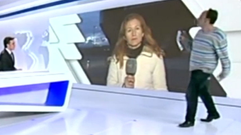 VIDEO. Protest in direct la televiziunea spaniola. Un barbat a intrat in studio in timpul principalului jurnal Imagine
