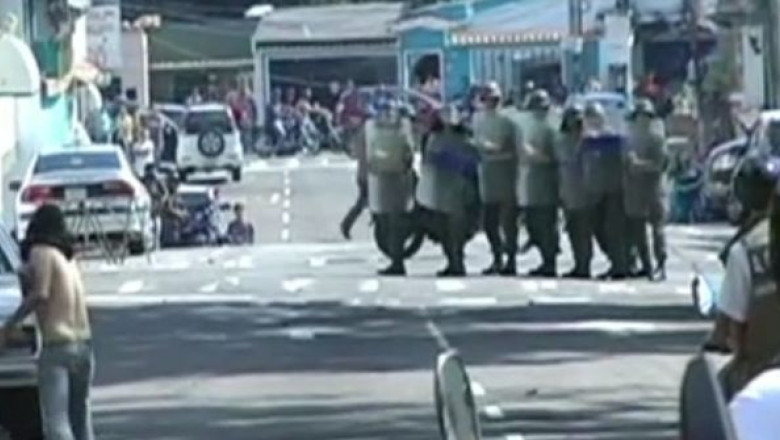 VIDEO. Proteste violente in Venezuela. Un tanar a fost ucis Imagine