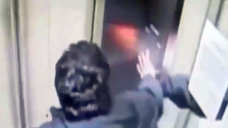 VIDEO Ranit in lift: Un barbat a urcat 30 de etaje in 15 secunde Imagine