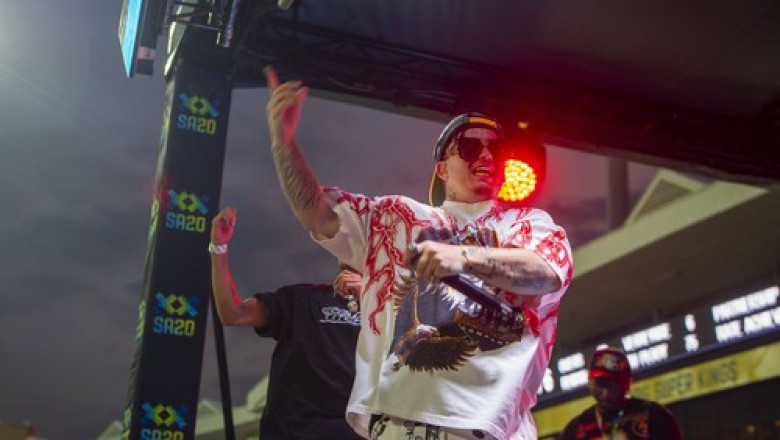 VIDEO Rapperul Costa Titch s-a prabusit pe scena si a murit in timpul unui concert. Avea 27 de ani Imagine