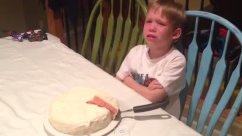 VIDEO. Reactia unui baiat de 6 ani cand afla ca va avea inca o surioara Imagine