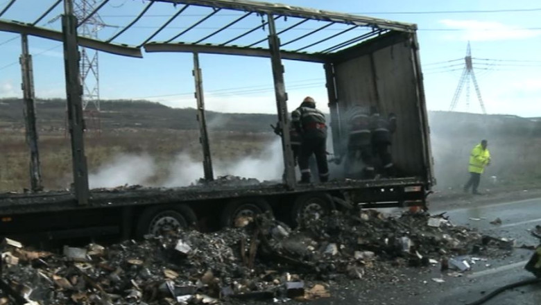 VIDEO. Remorca facuta scrum pe DN7 Imagine