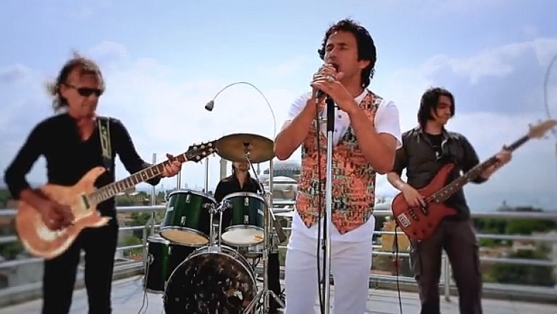 VIDEO Rocker si imam intru gloria lui Allah: Un lider religios musulman turc canta intr-o formatie rock Imagine