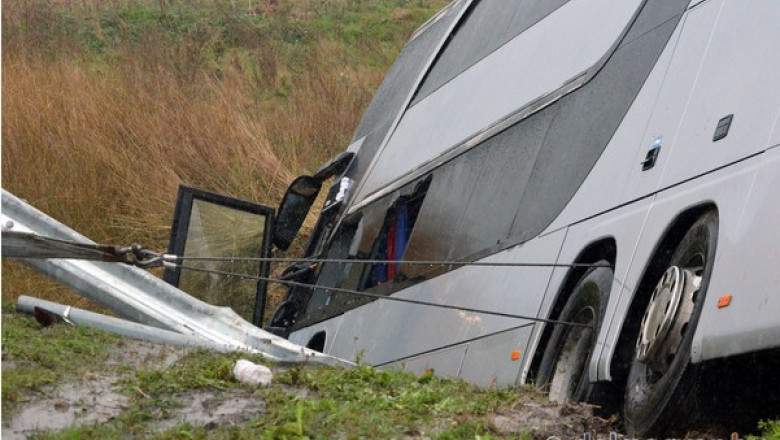 VIDEO. Romani raniti intr-un accident rutier in Ungaria Imagine