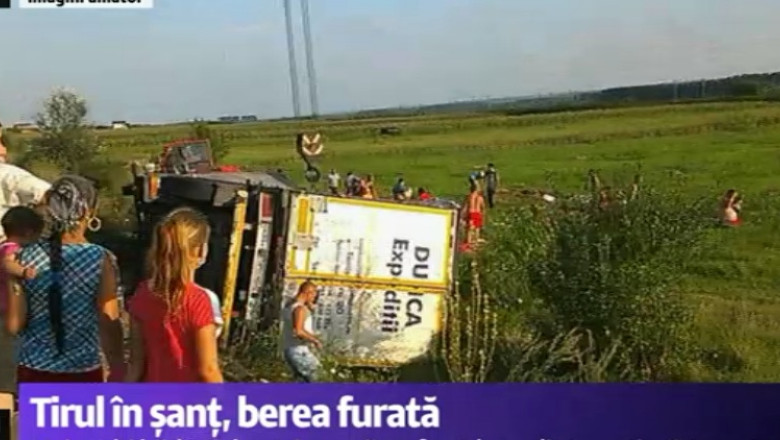 VIDEO. S-a rasturnat TIR-ul cu bere Imagine