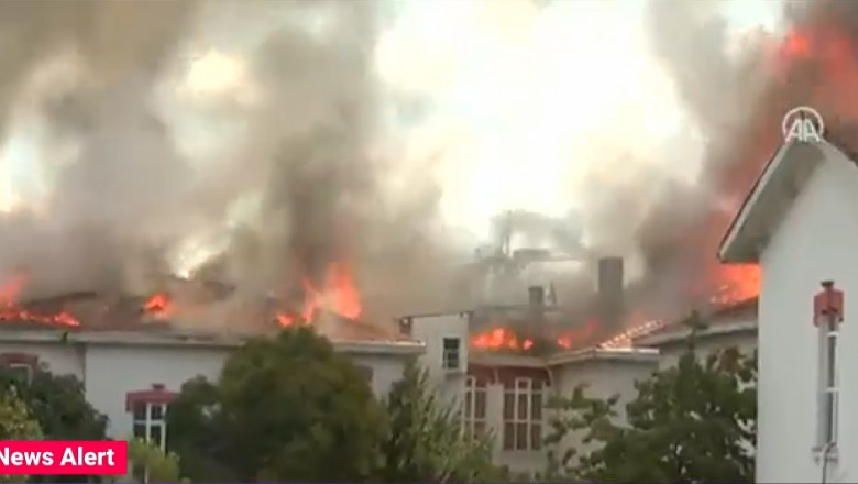 VIDEO. Scene dramatice la un spital din Istanbul cuprins de un incendiu urias Imagine