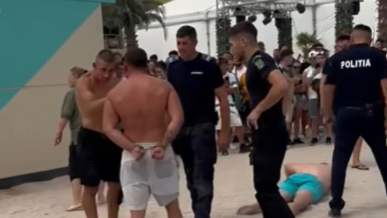 VIDEO. Scene ireale la Costinesti. Turisti incatusati pe plaja. S-au incaierat intre ei dupa care s-au batut cu jandarmii si politistii Imagine