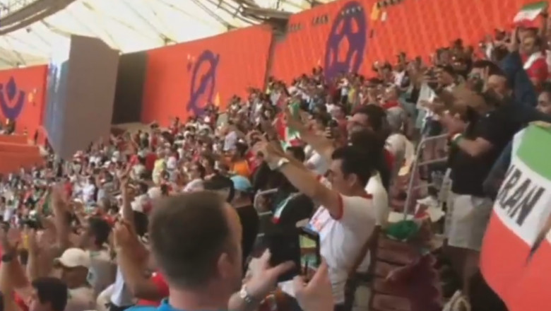 VIDEO Sfidare fata de regimul iranian. Fanii si jucatorii nationalei de fotbal au huiduit si au refuzat sa cante imnul la CM din Qatar Imagine