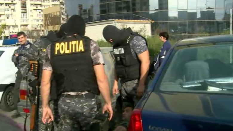 VIDEO. Sofer agresiv, calmat cu mascatii Imagine