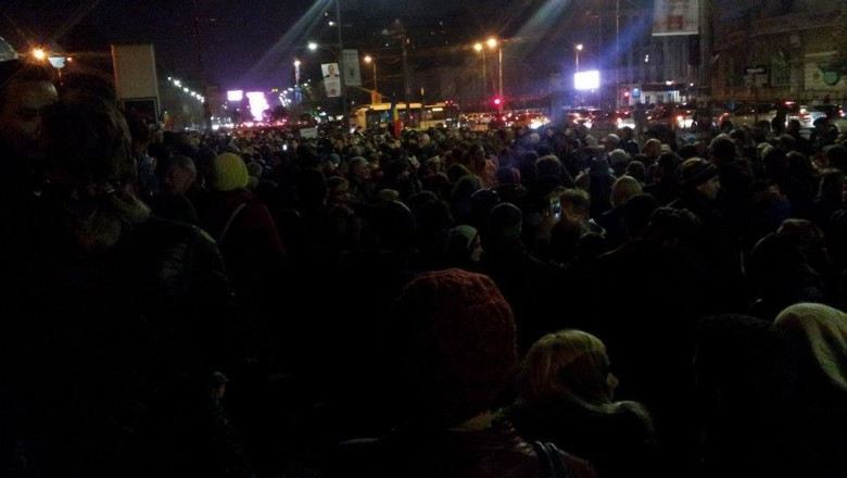 VIDEO. Solidaritate cu alegatorii din diaspora. Mii de oameni au iesit in strada in Bucuresti, Cluj, Timisoara, Iasi, Constanta si Oradea  Imagine