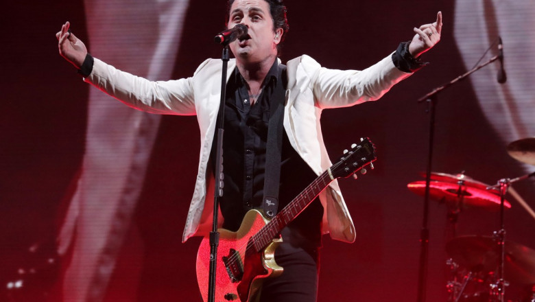 VIDEO. Solistul trupei Green Day a anuntat ca va renunta la cetatenia americana, dupa revocarea dreptului la avort Imagine